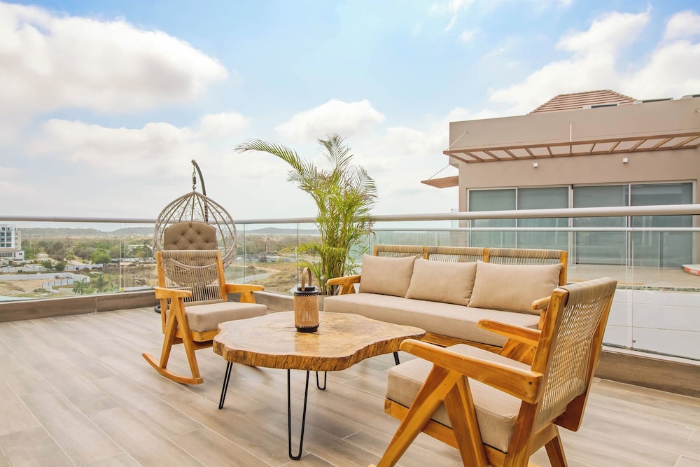 Baia Kristal Cartagena By HostPro