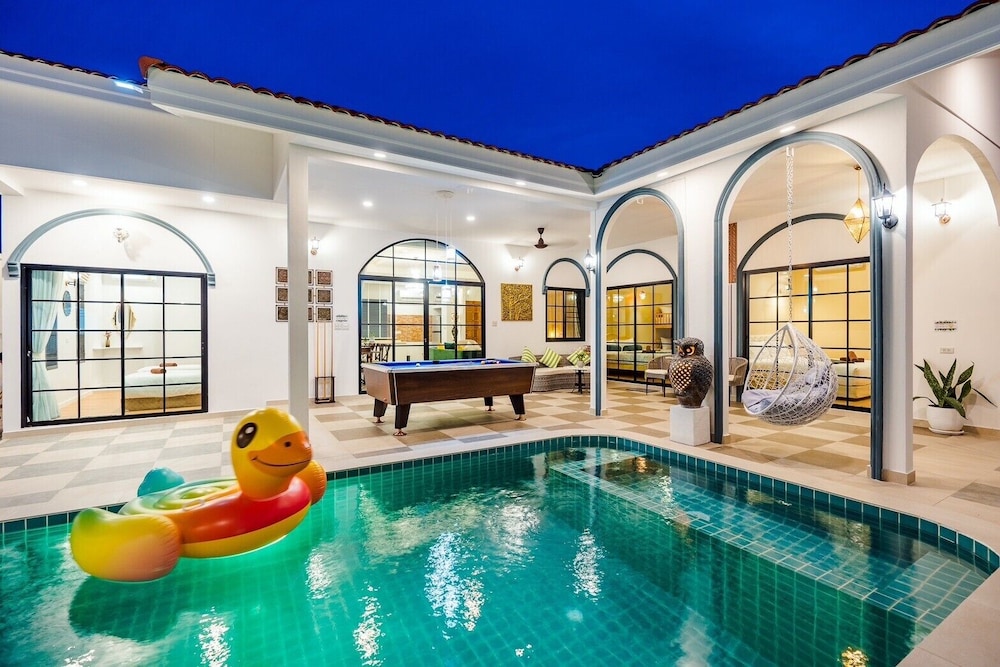 Full moon Bay hua hin Cha-am