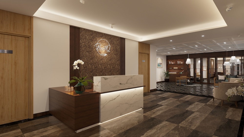 Lobby & Reception