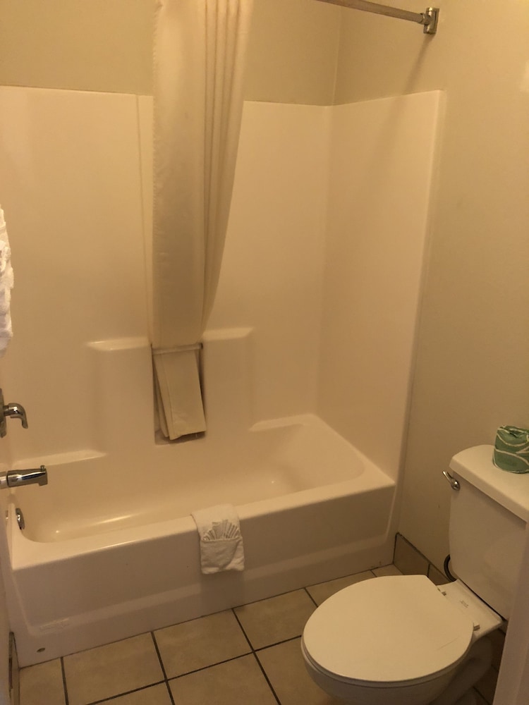 Whitesboro Inn & Suites