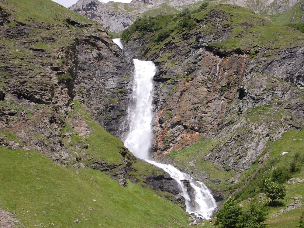 Spacious Holiday Home Near Center of Champagny