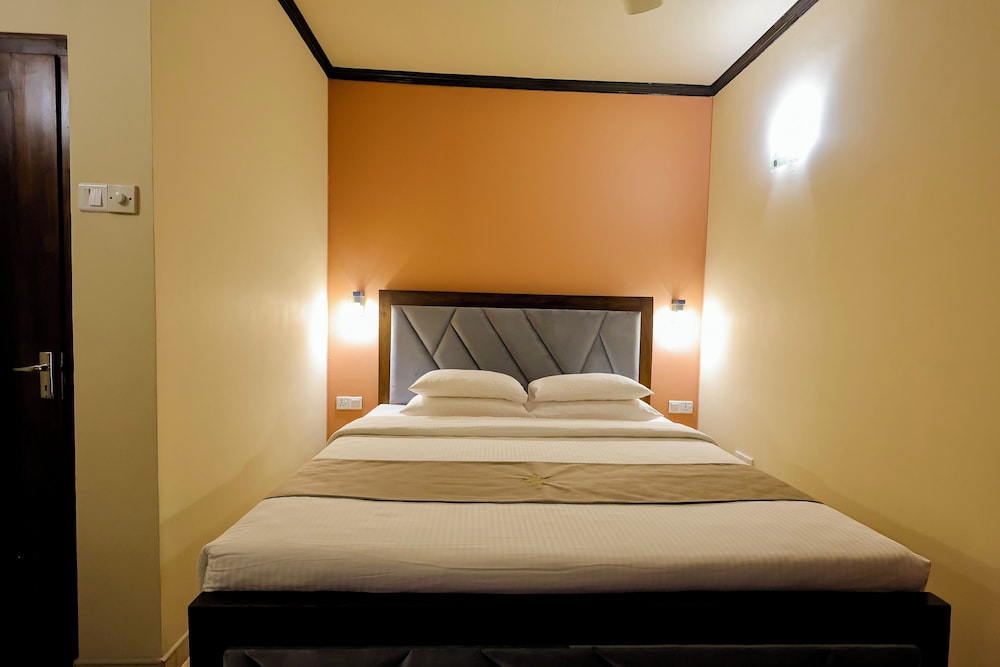 Limeshine Airport Transit Residence
