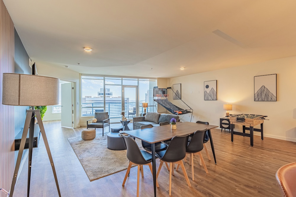 ROVE LIVING/KL - 44 Monroe