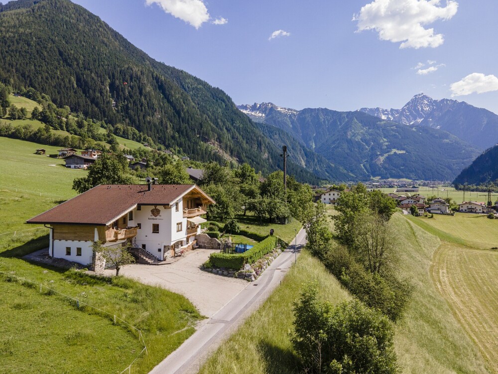 Exclusive Apartment With Garden and Whirlpool