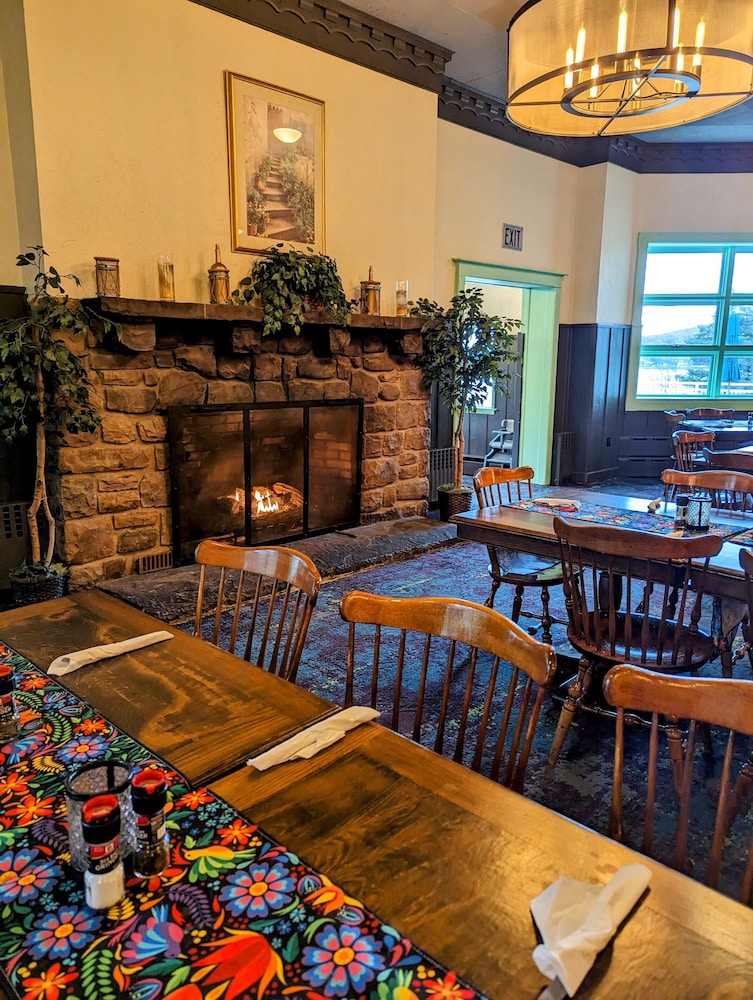 The Lodge Luxury Resort At Lake Harmony - Property Image 8