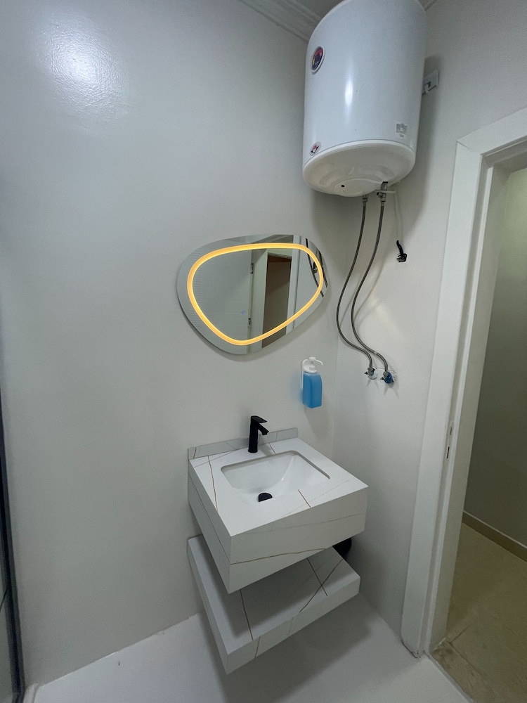 Charming Amman Apartent With City Views