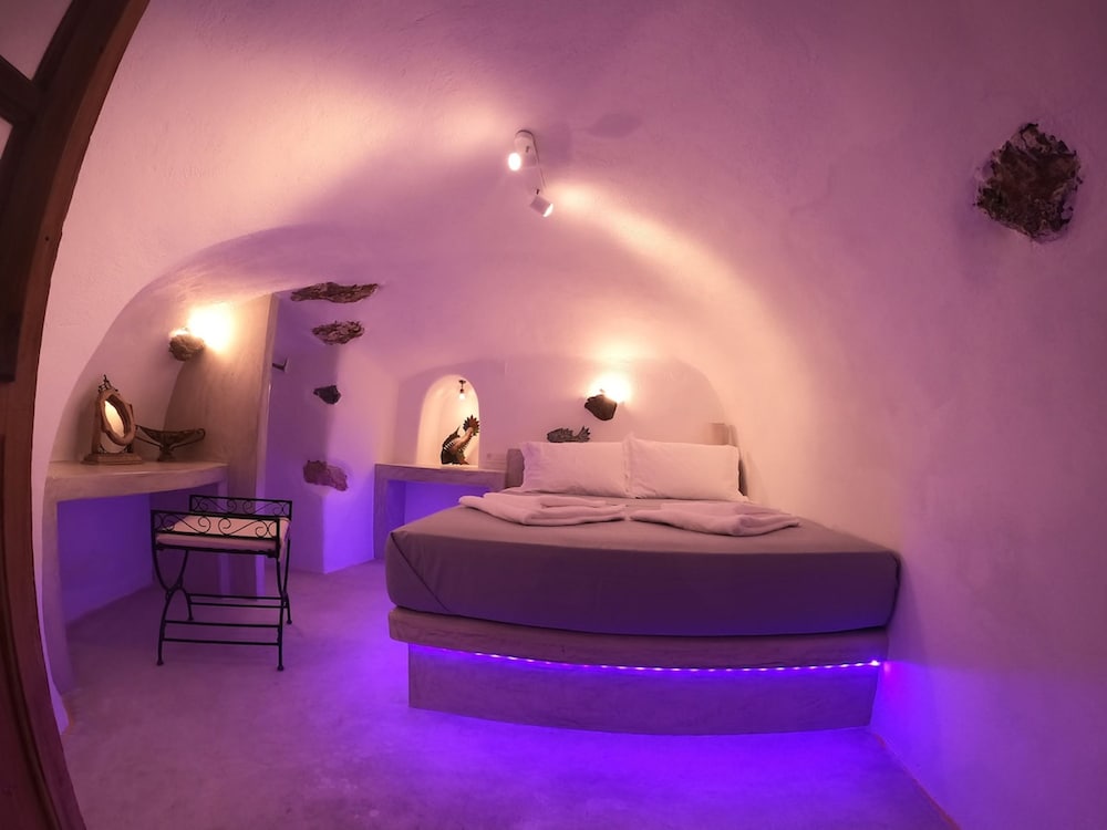 The Commander s Cave