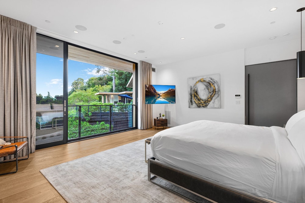 Beverly Glen Hillside Haven