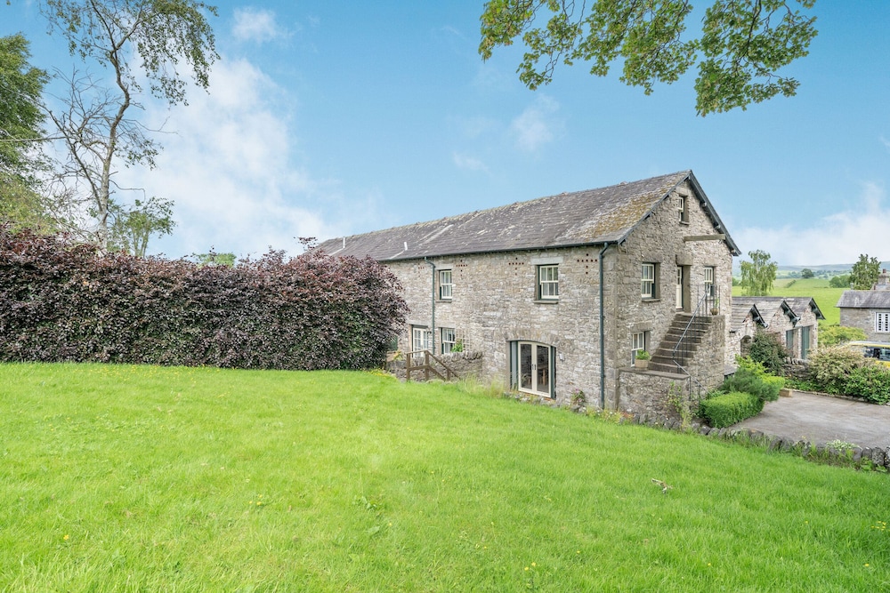 5 The Granary
