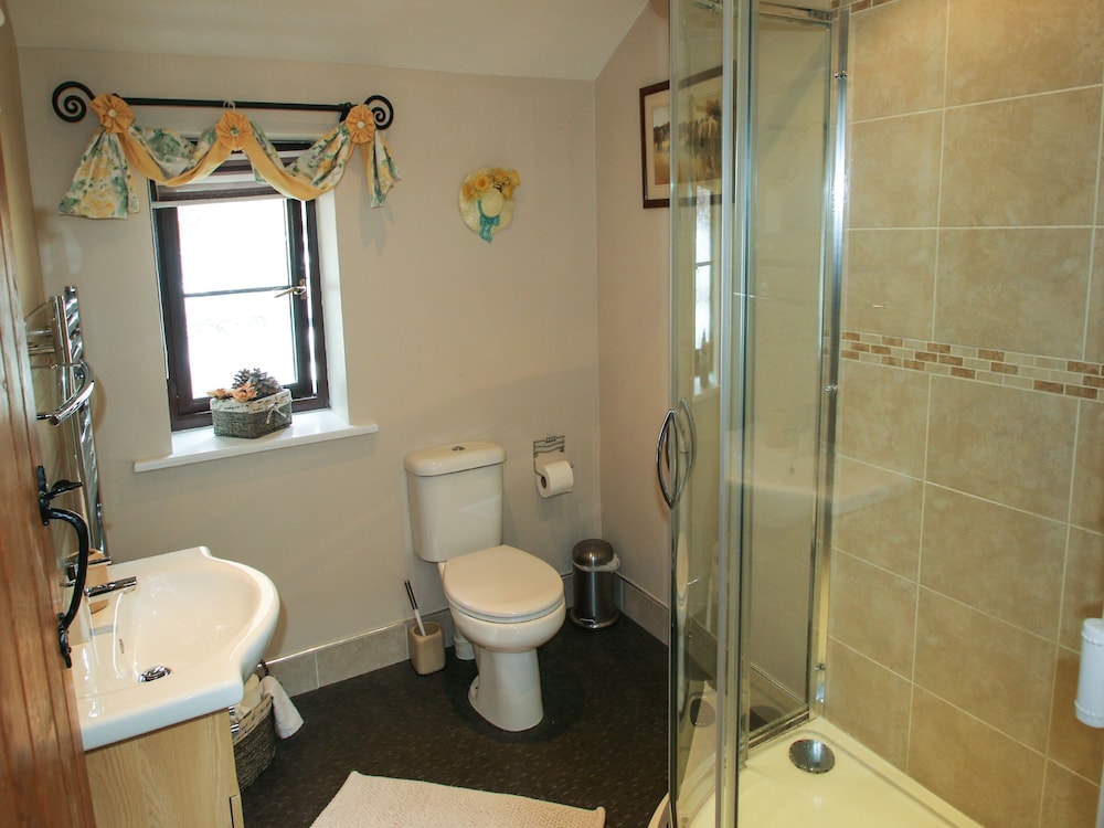 Cwm Derw Cottage view 5