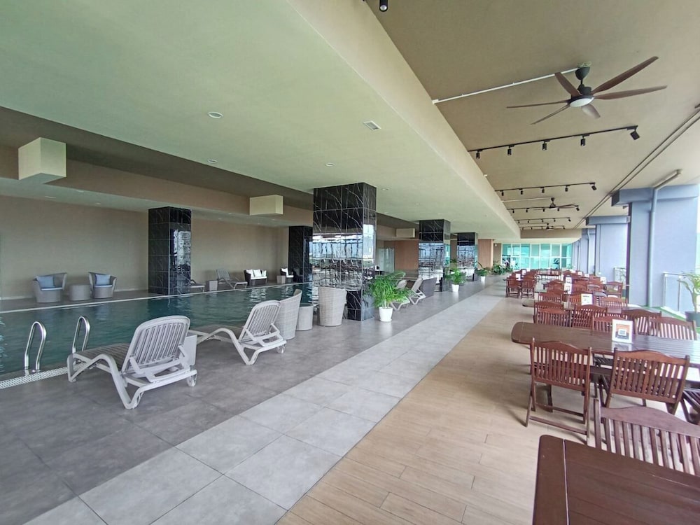 ICC Luxury Suites By Grab A Stay