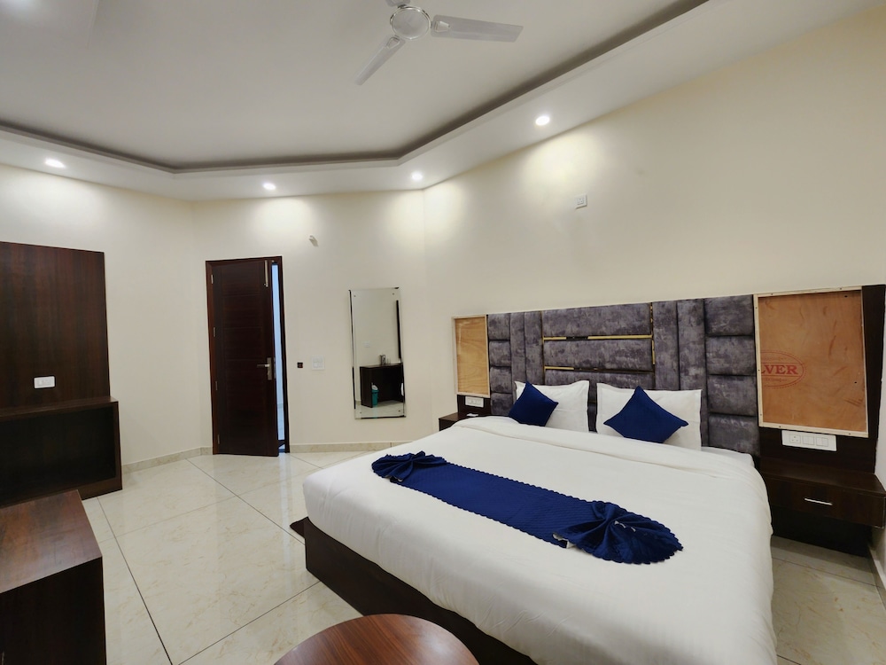 Raina's BnB