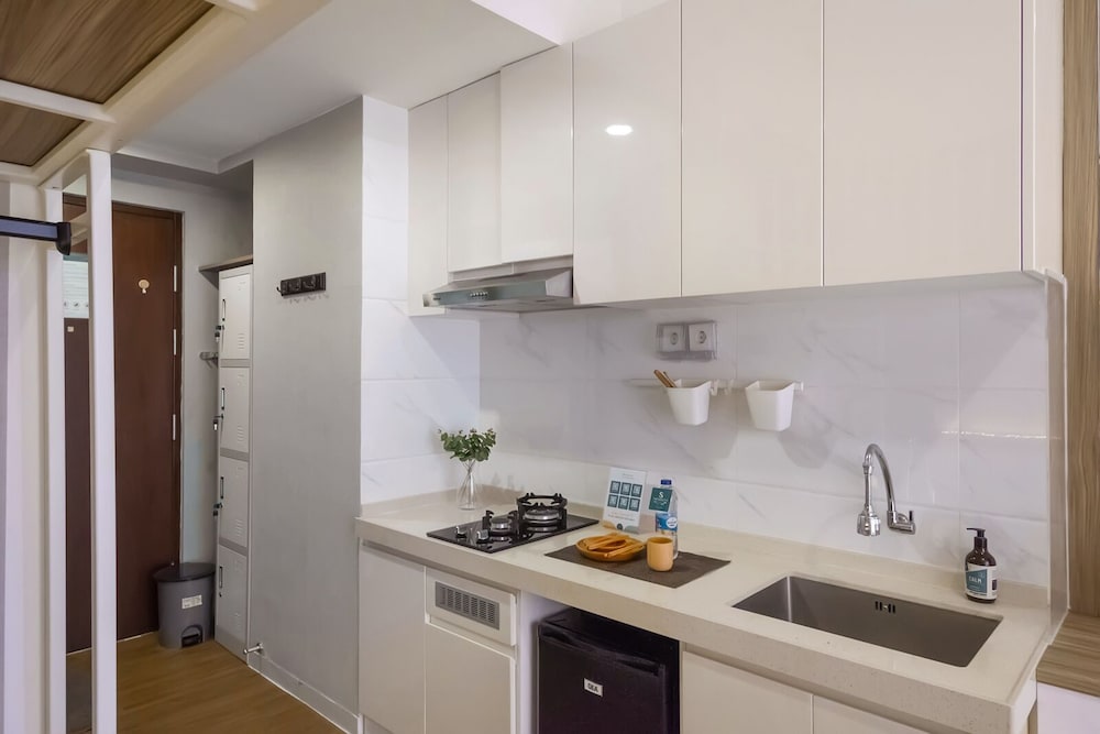 Calma Studio I Skyhouse Apartment view 3