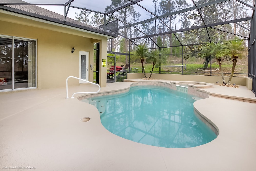 Fantastically Decorated 4 bed 3 Bath - Image 2