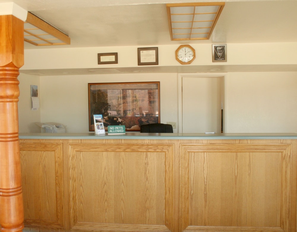 Budget Inn view 4