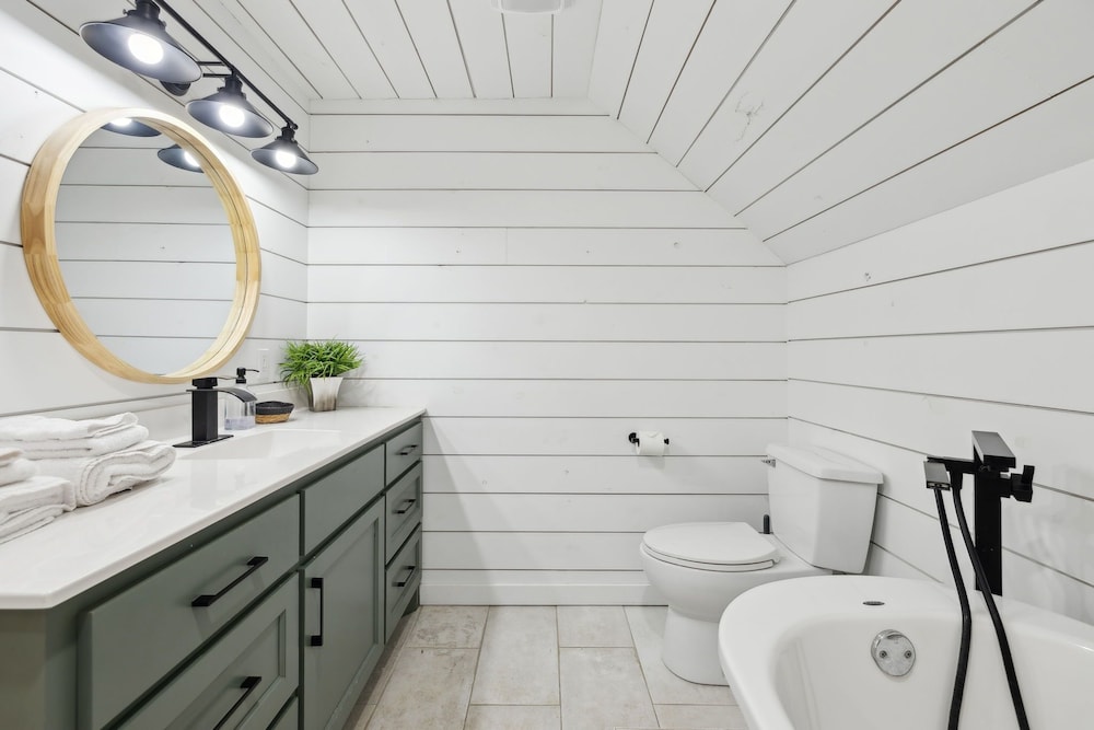 Fox Haven Retreat-modern Cabin-acres of Priv Land