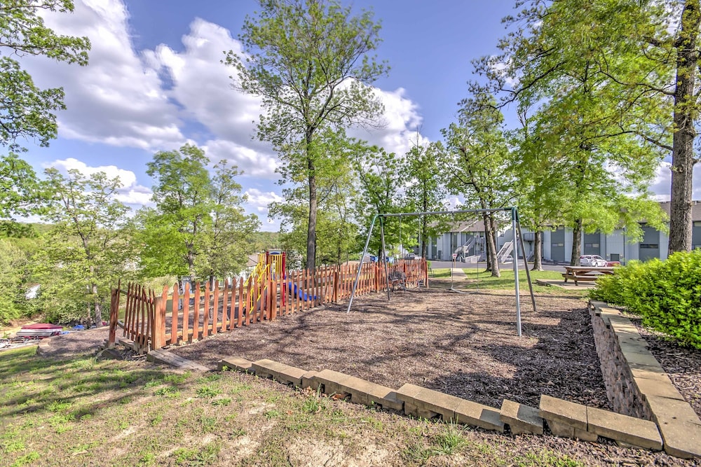 Seasonal Pool & Private Deck: Lake Ozark Getaway view 4