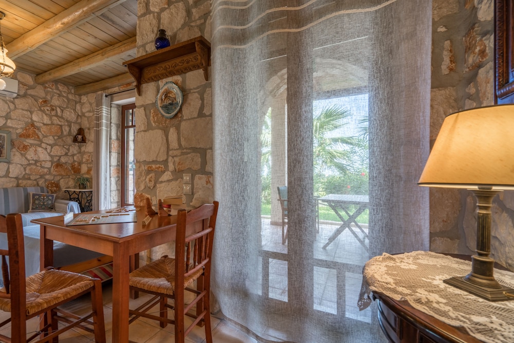 Myrties stone houses