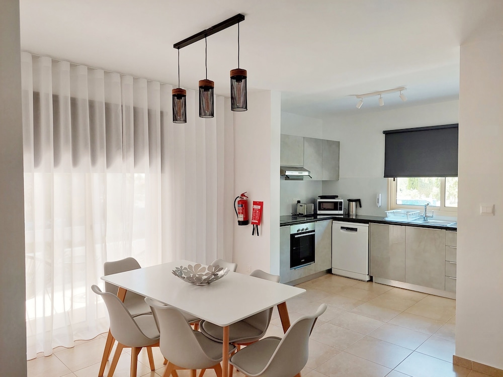 Paphos Vacations - Elysia Park - Property Image 34