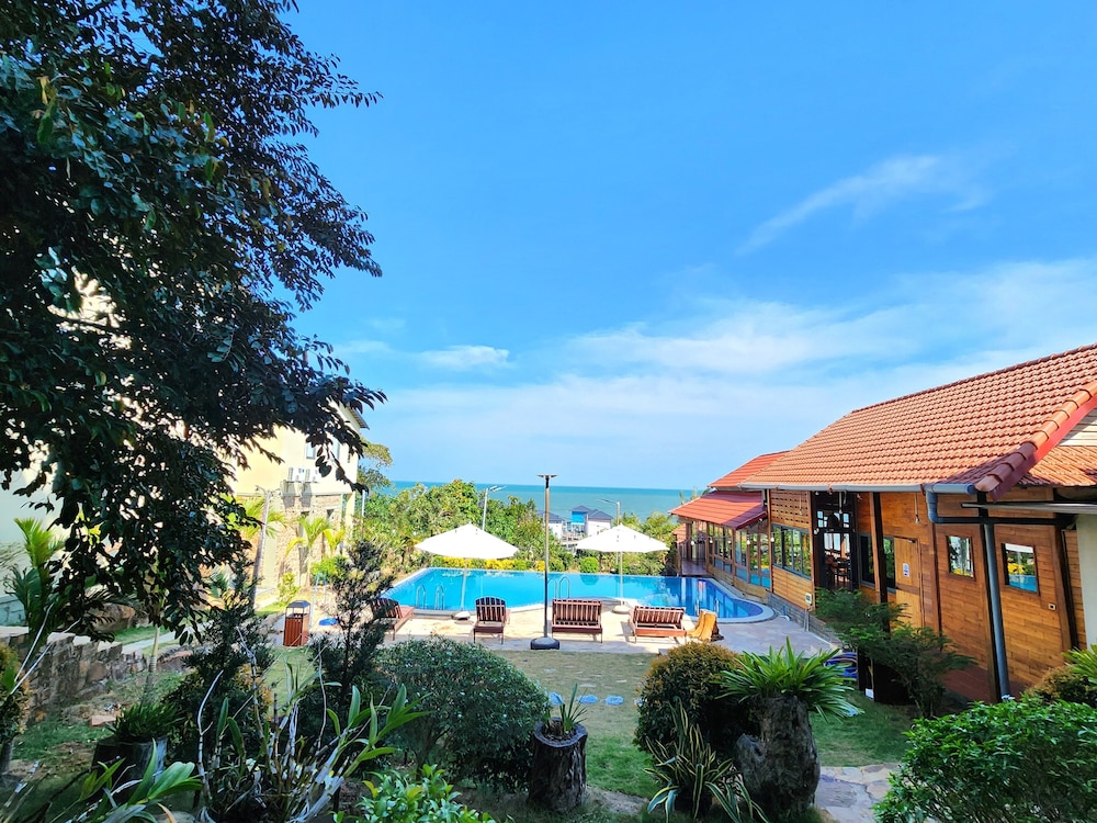 Sunny Shore Resort
