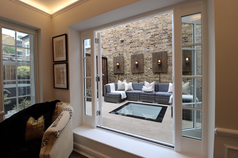 49 Cheyne Place in London