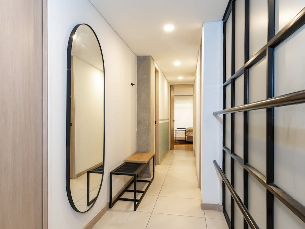 Cozy 3 BR w Balcony in Laureles Medell n
