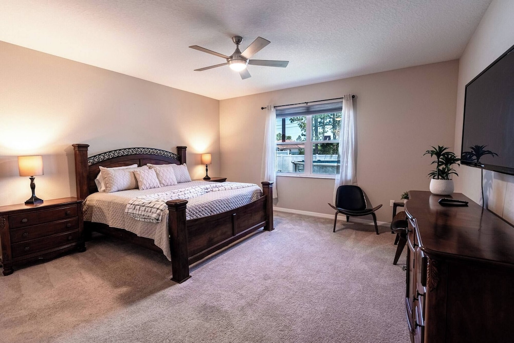 Spacious With Private Pool Ideal for Families