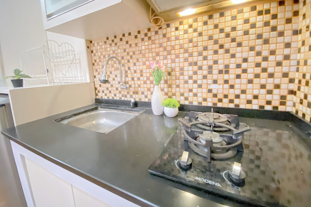 Spacious Cozy Living 3Br At Gateway Ahmad Yani Cicadas Apartment