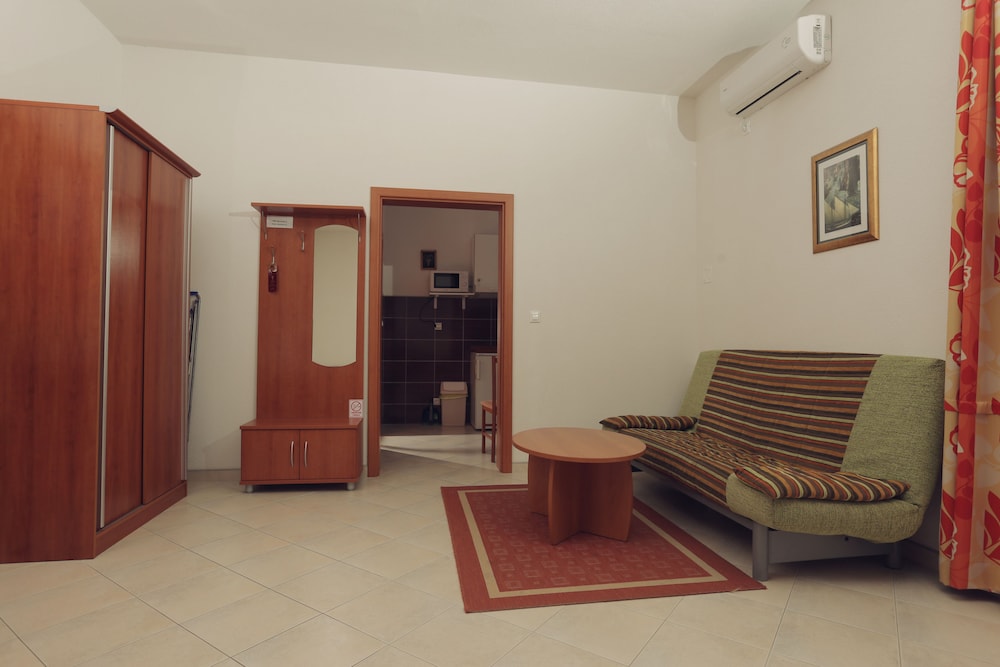 Apartments Vila Adrijana and Fitness Studio Wolf