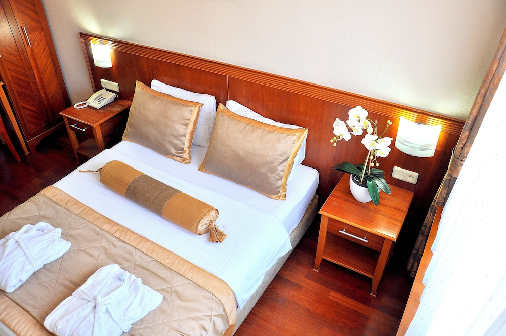 Centrum İstanbul Oteli - Image 9