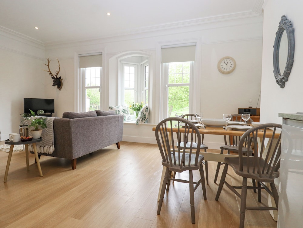 Enbrook View