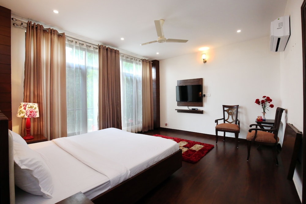 OYO 9308 Home Valley View 2 BHK Villa Near Kasauli