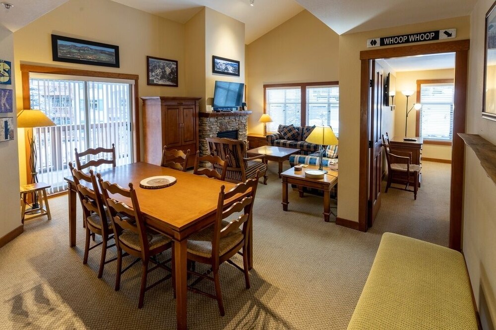 3323 - Two Bedroom Standard Powderhorn Lodge 2 Condo