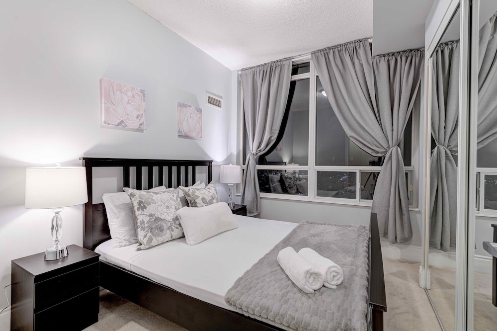 Pelicanstay at Square One Mall