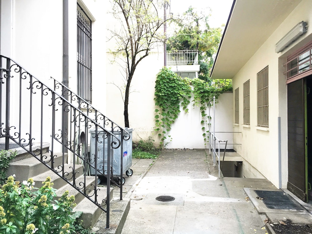 Ariba Aparthotel