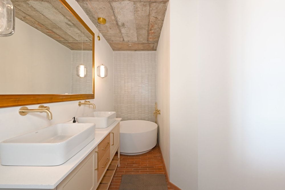 Elegant Camps Bay Eco Pool Sauna Views