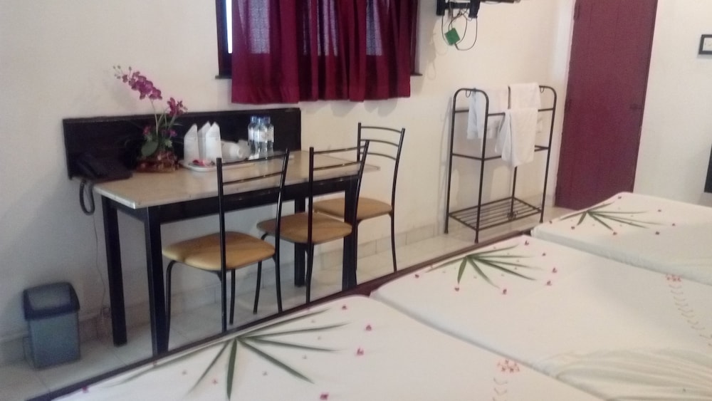 Sarathchandra Tourist Guest House