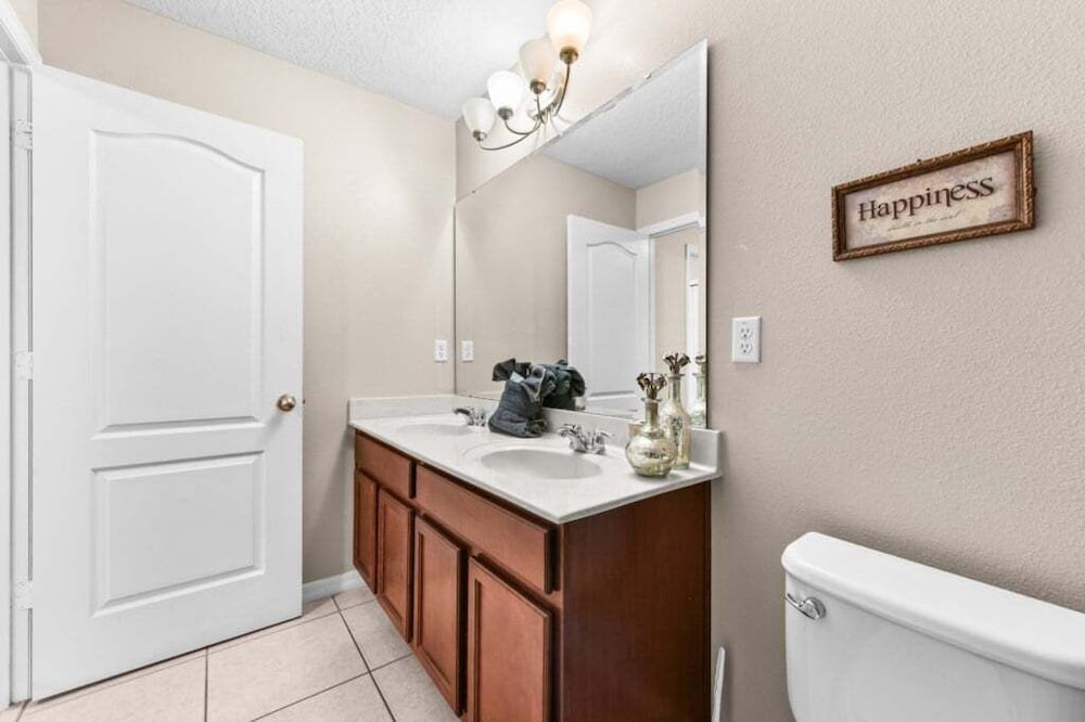 Spacious 6br Villa W/ Private Pool near Disney 6 Bedroom Villa