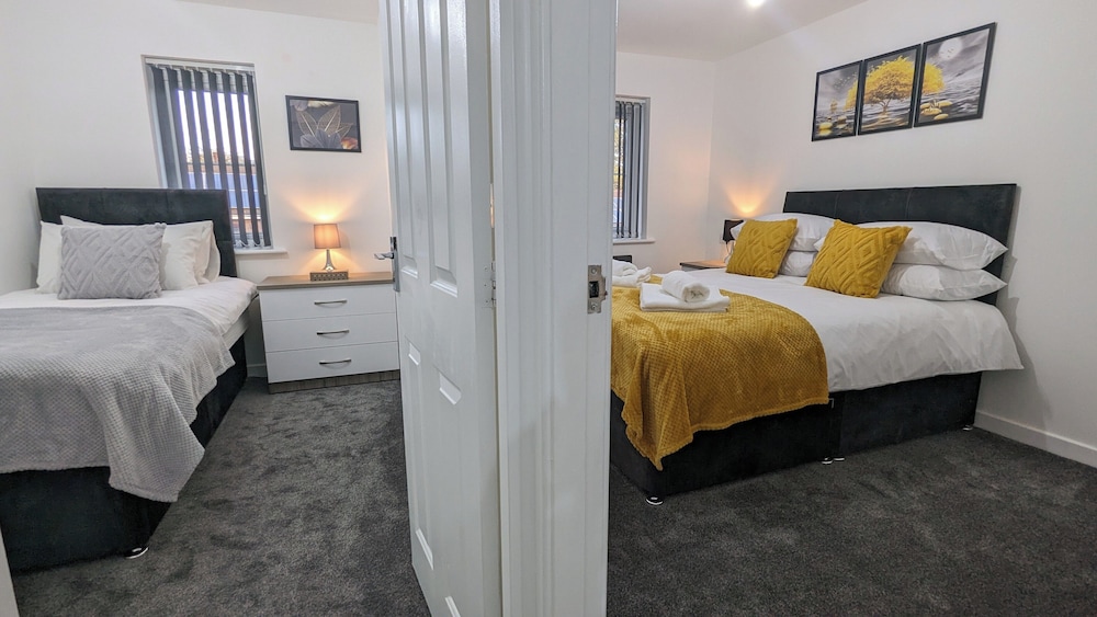 Leyland Road Retreat - 4 Bedroom House