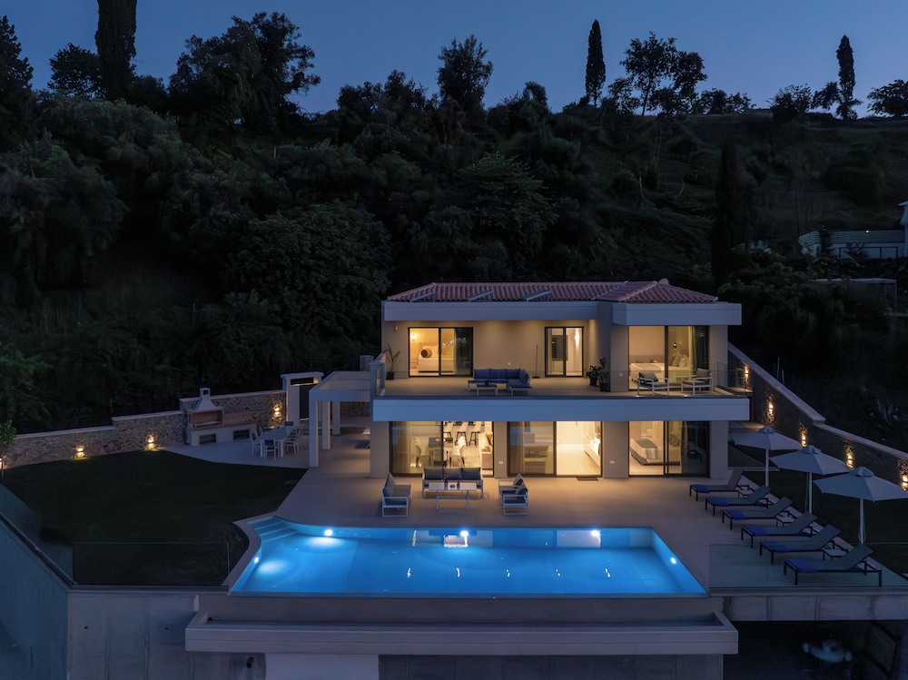 Villa Antonis