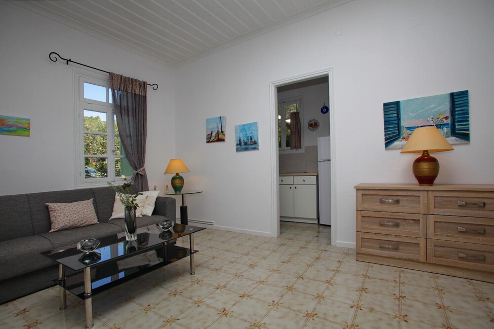 Photo 10