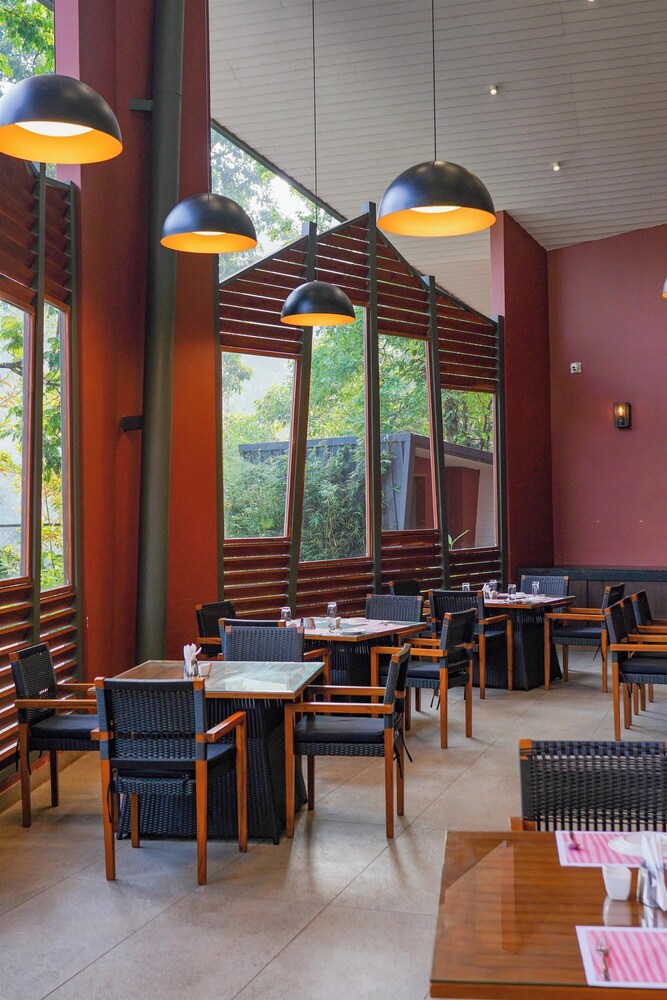 Vyna Hillock Resort and Spa