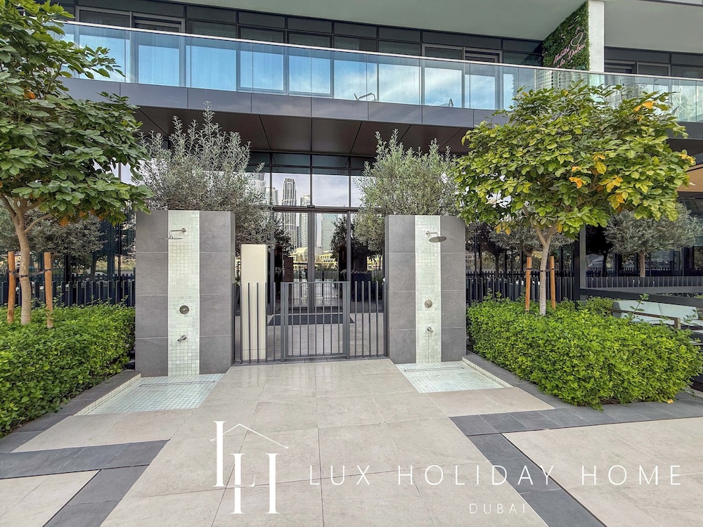 LUX The Grande Signature Skyline Suite 2