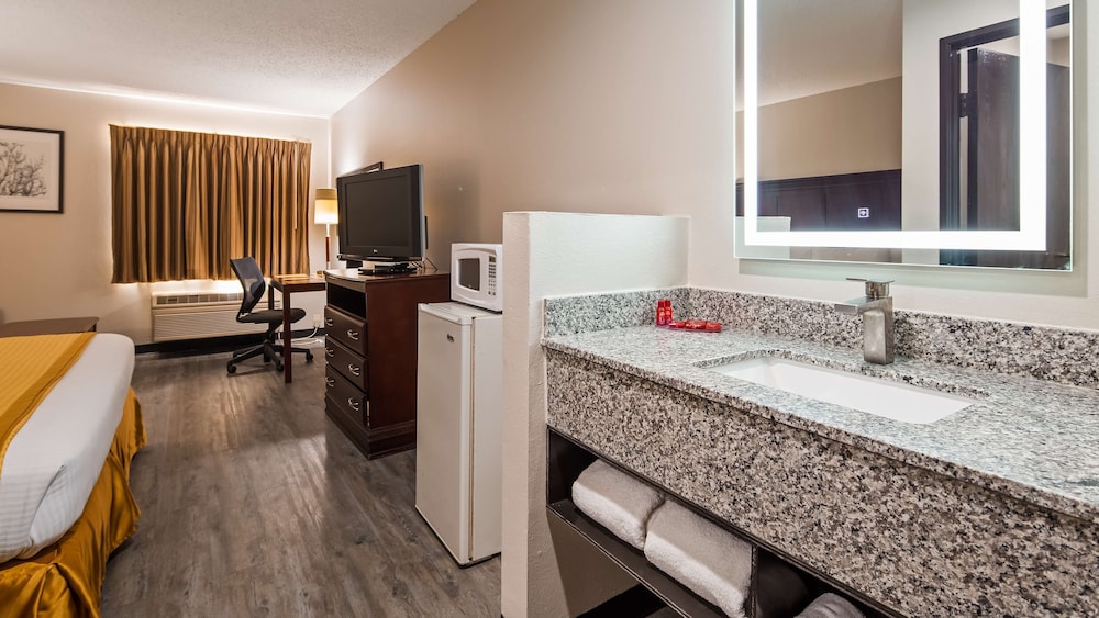 San Antonio Vacations - SureStay Hotel by Best Western Orange - Property Image 14