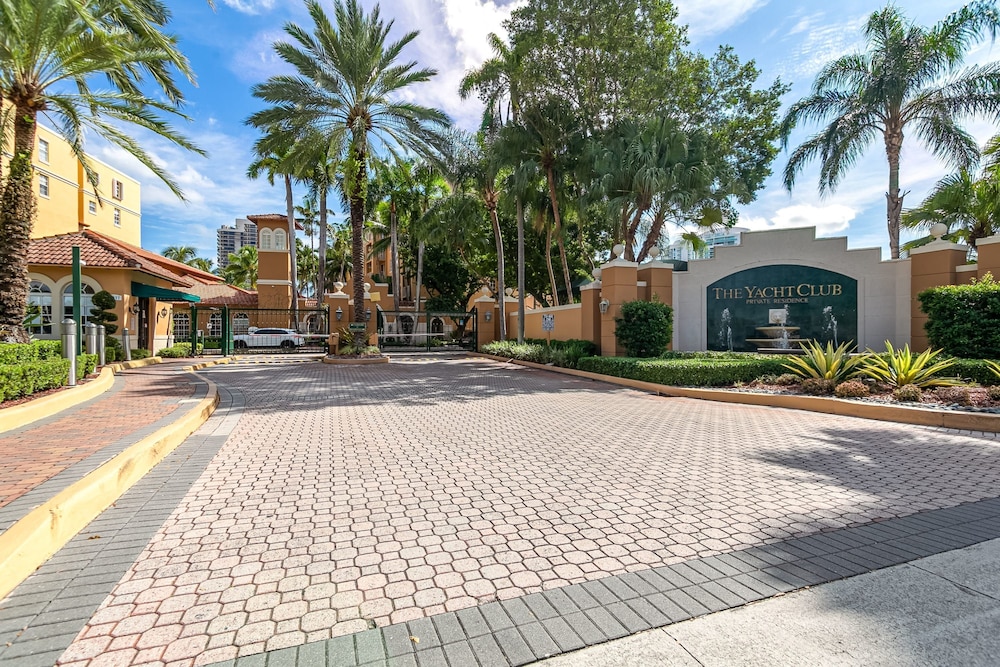 Wonderful 3 Bedroom Condo in the Heart of Aventura