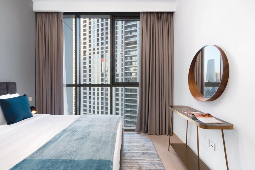 Silkhaus Spacious Near Dubai Mall Balcony Views