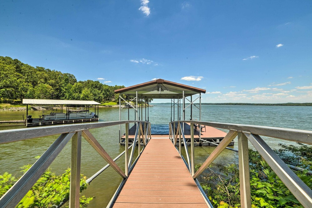 3,000 Sq Ft A-frame Home on Kentucky Lake w/ Dock!