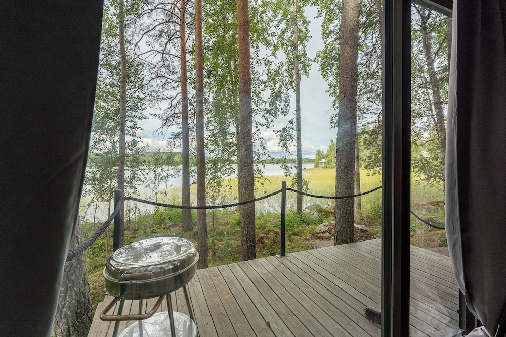 High-quality suite by the lake