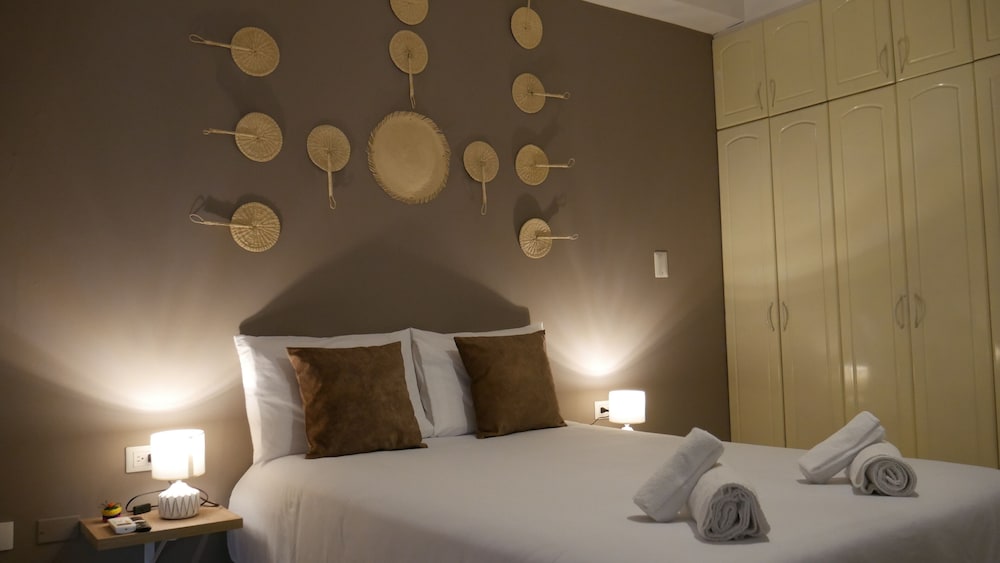 Park View Hostel & Suites