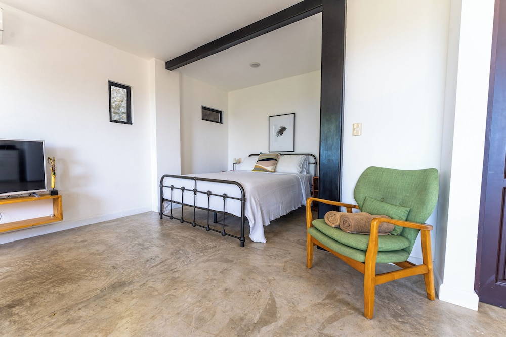 Sea View Paradise Retreat by Sea N' Rent